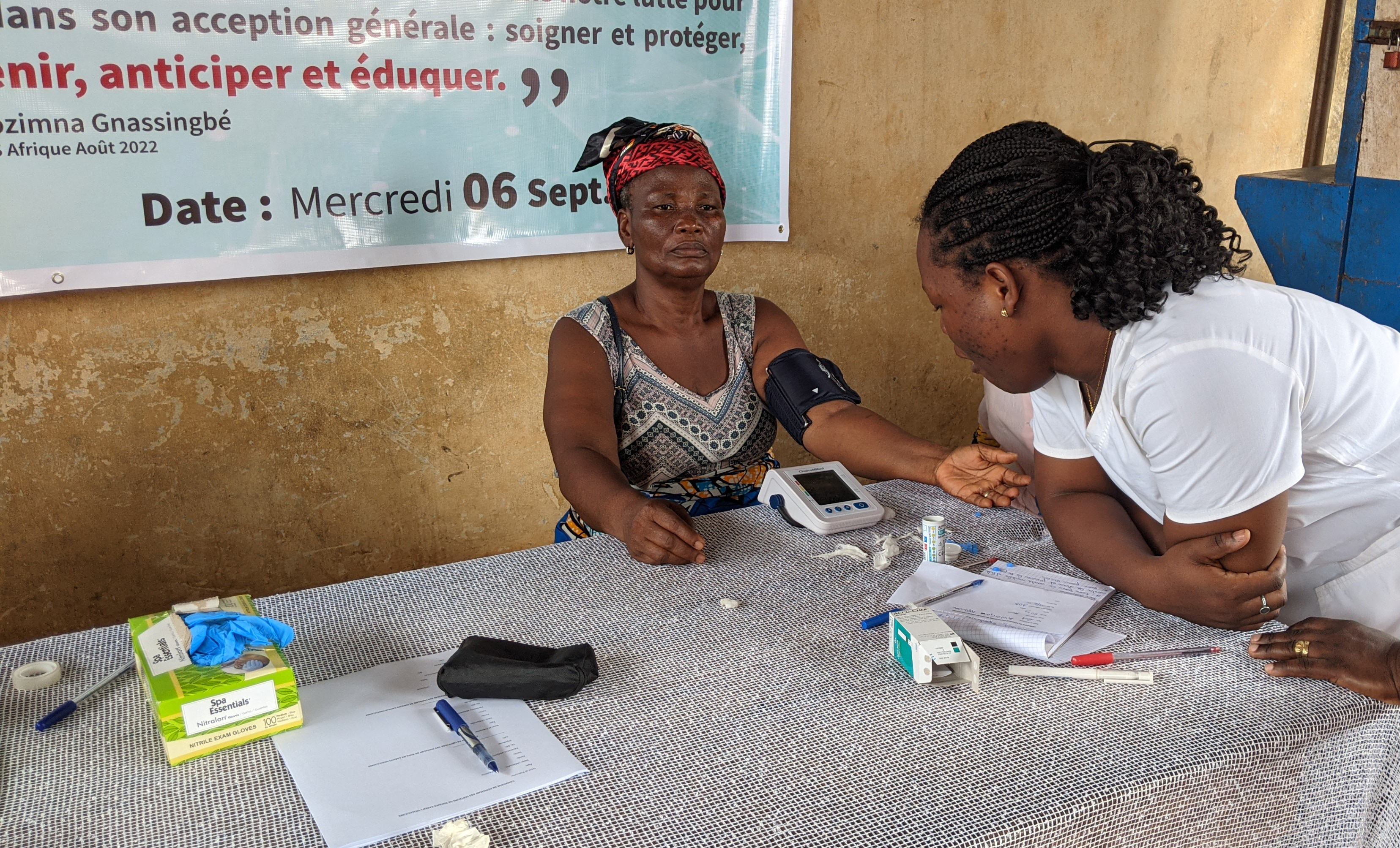 5ème édition du MaBEST : Dépistage de l’hypertension, diabète et IMC au marché d’Agoè Assiyéyé 